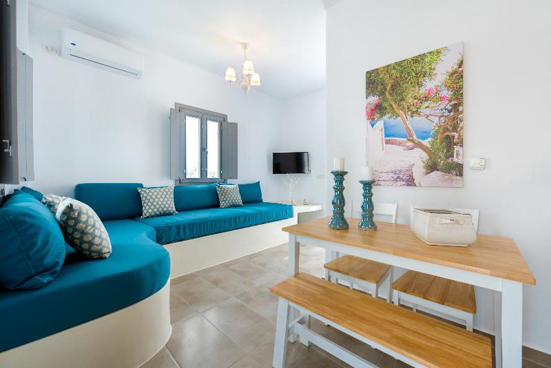 White Harmony Suites ميغالوخوري المظهر الخارجي الصورة